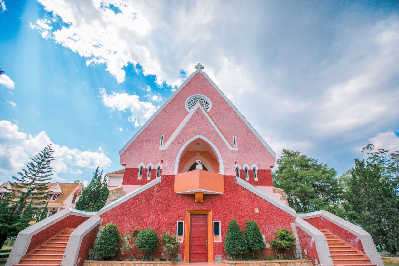 Đến thăm Nhà Thờ Domaine De Marie Đà Lạt